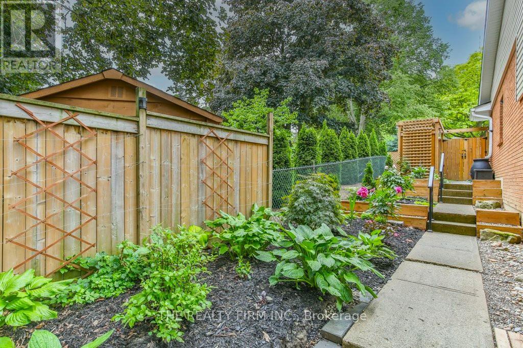 2 Oakwood Drive, London South, Ontario  N6K 2V4 - Photo 41 - X13443508