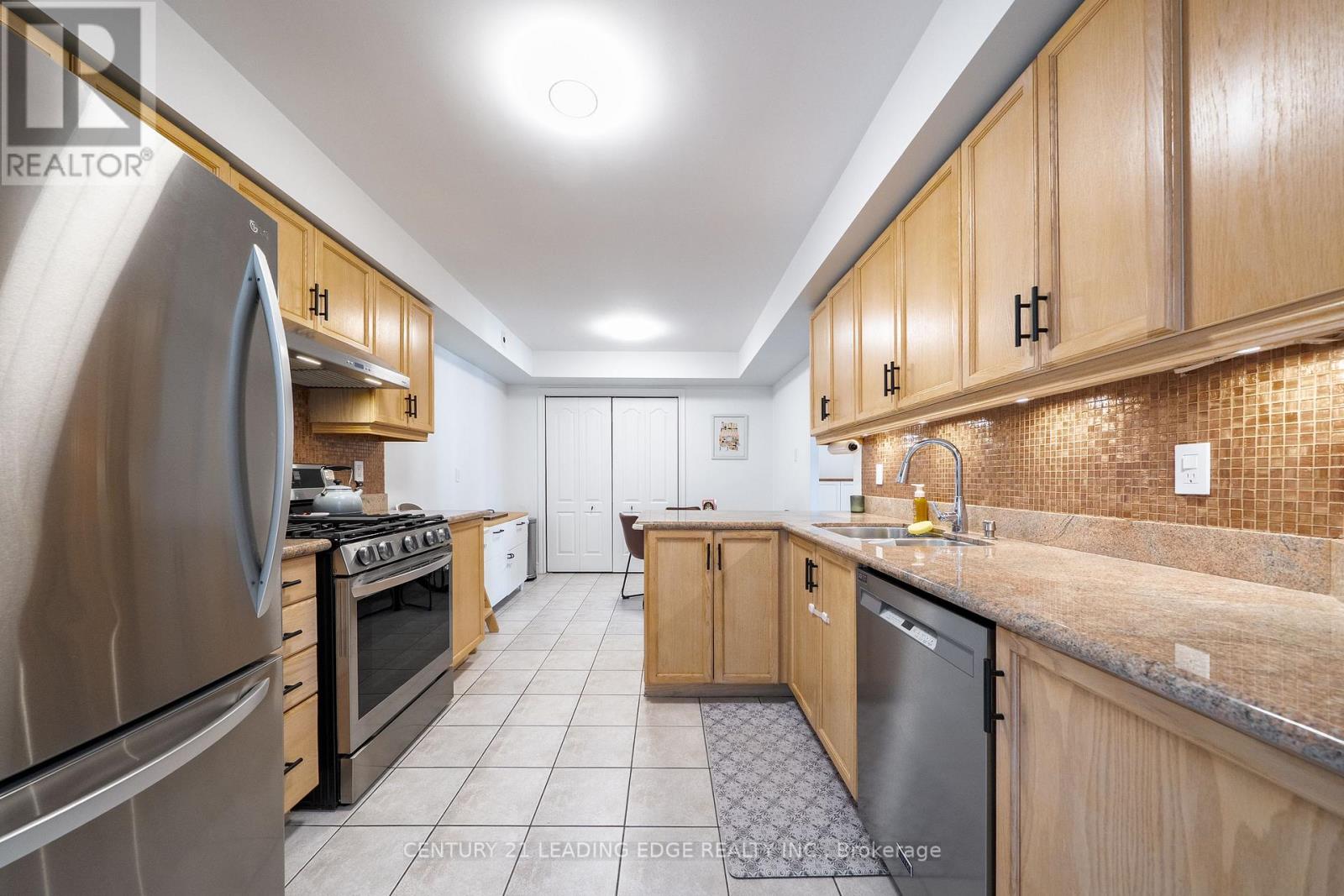 2805 - 115 Omni Drive, Toronto, Ontario  M1P 5B4 - Photo 10 - E13443518
