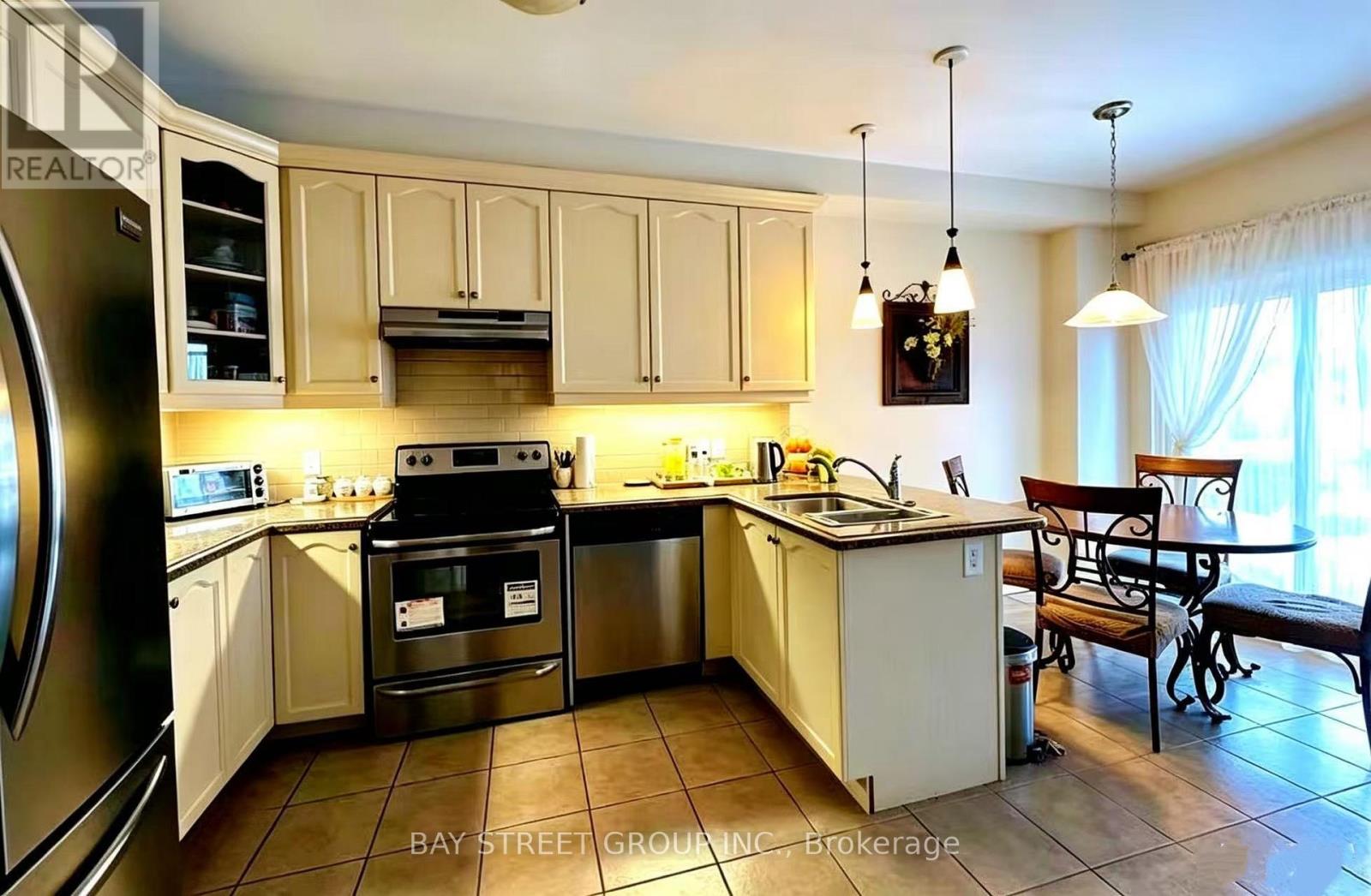 311 Oberfrick Avenue, Vaughan, Ontario  L6A 0R5 - Photo 5 - N13443510