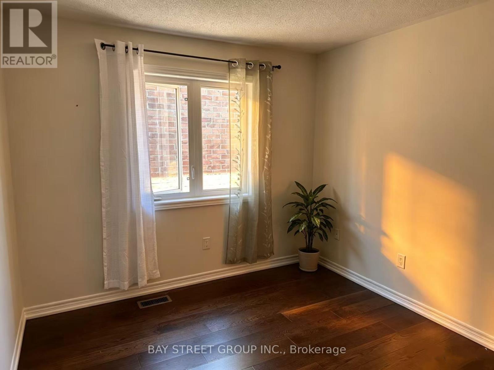 311 Oberfrick Avenue, Vaughan, Ontario  L6A 0R5 - Photo 9 - N13443510