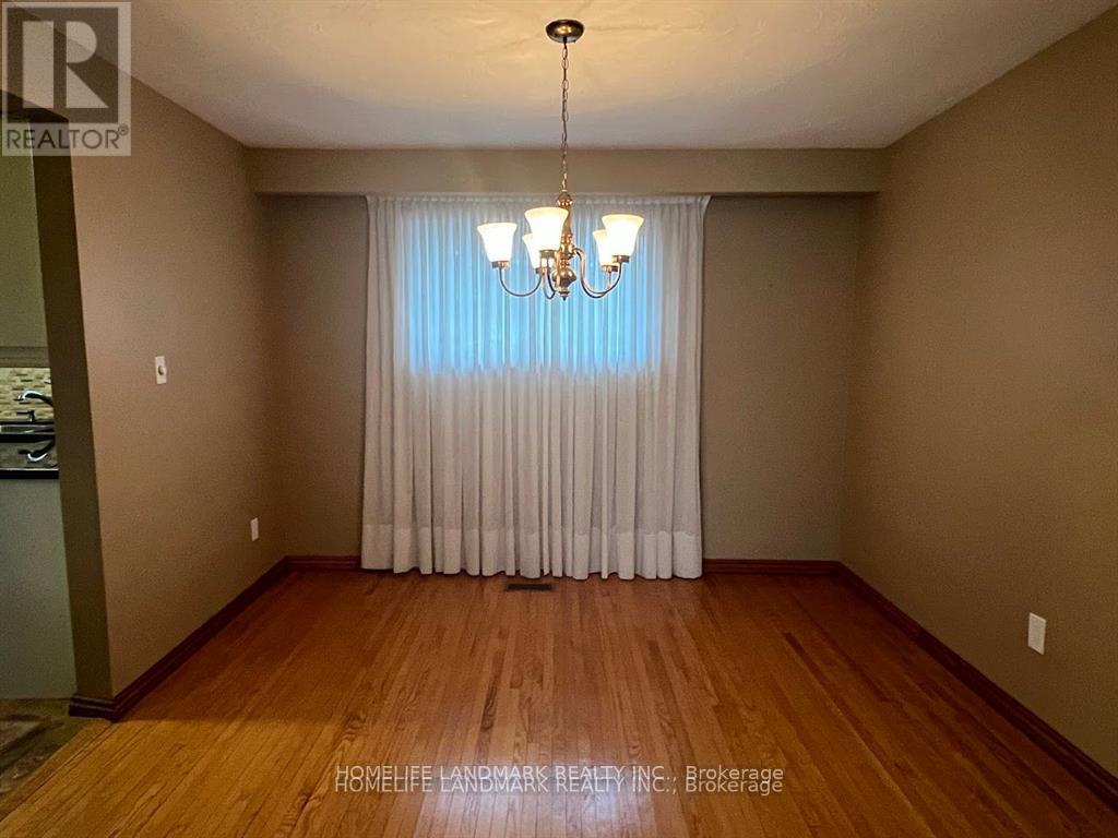 12 Pratt Circle, Markham, Ontario  L3R 1Y2 - Photo 3 - N13443536