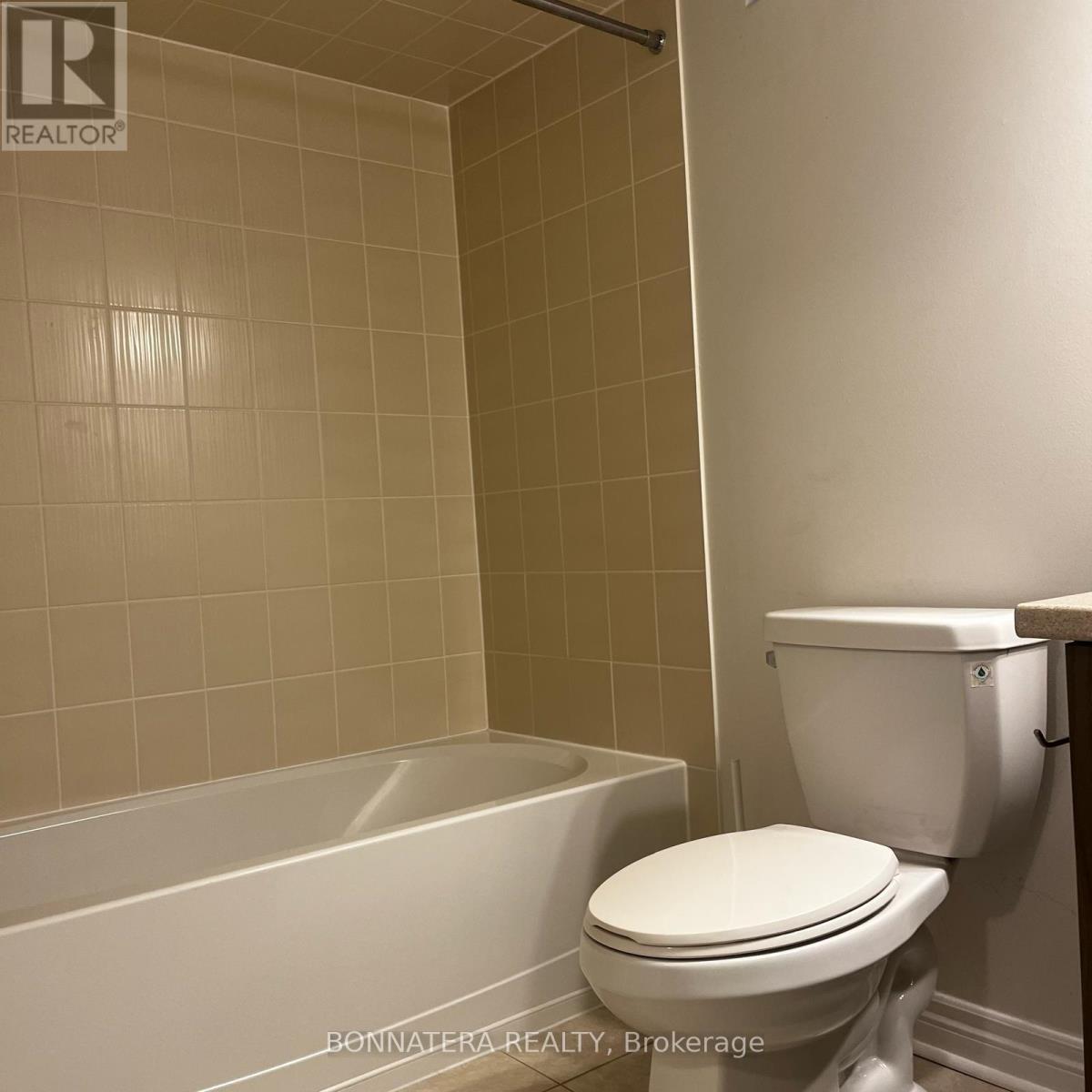 121 Huguenot Road, Oakville, Ontario  L6H 7C4 - Photo 14 - W13443540