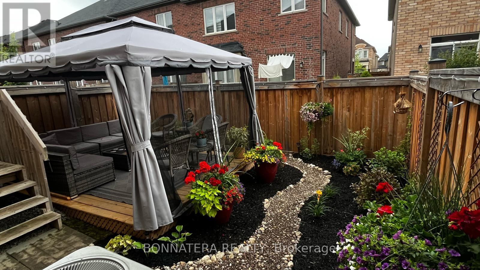 121 Huguenot Road, Oakville, Ontario  L6H 7C4 - Photo 22 - W13443540