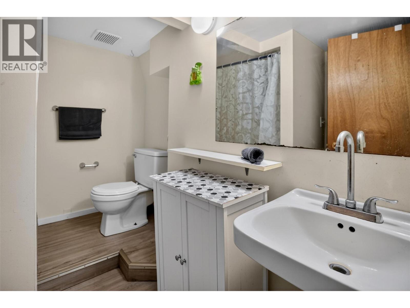 404 Houston Street, Nelson, British Columbia  V1L 5H5 - Photo 51 - 10390351
