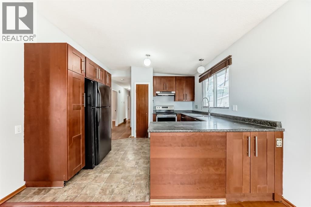 4603 41 Street NW, Calgary, Alberta  T3A 0N4 - Photo 6 - A2316465