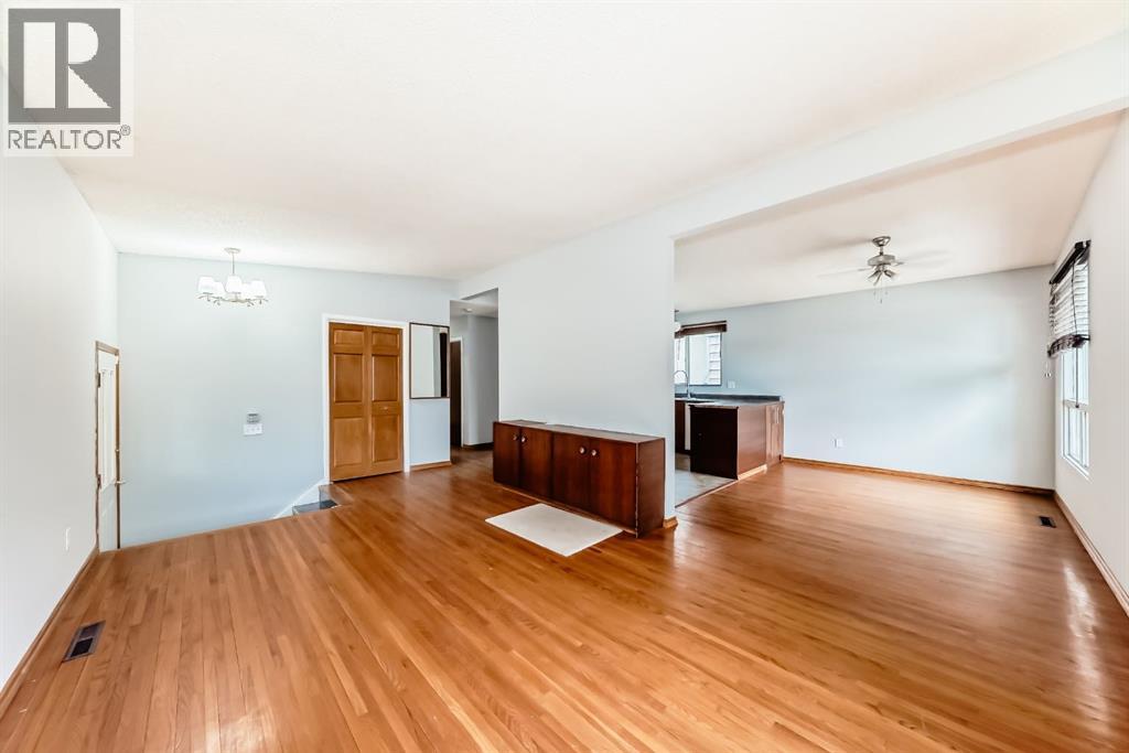 4603 41 Street NW, Calgary, Alberta  T3A 0N4 - Photo 14 - A2316465