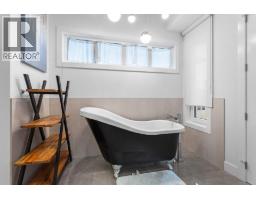 1068 Clarance Avenue, Kelowna, British Columbia  V1W 5M6 - Photo 29 - 10378386
