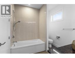 1068 Clarance Avenue, Kelowna, British Columbia  V1W 5M6 - Photo 43 - 10378386