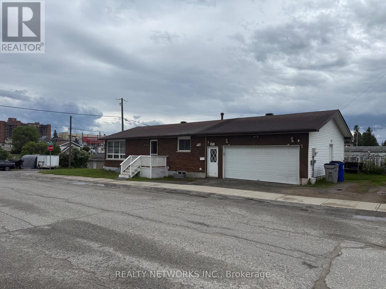 303 Poplar Avenue, Timmins, Ontario  P4N 4S2 - Photo 11 - T13443592