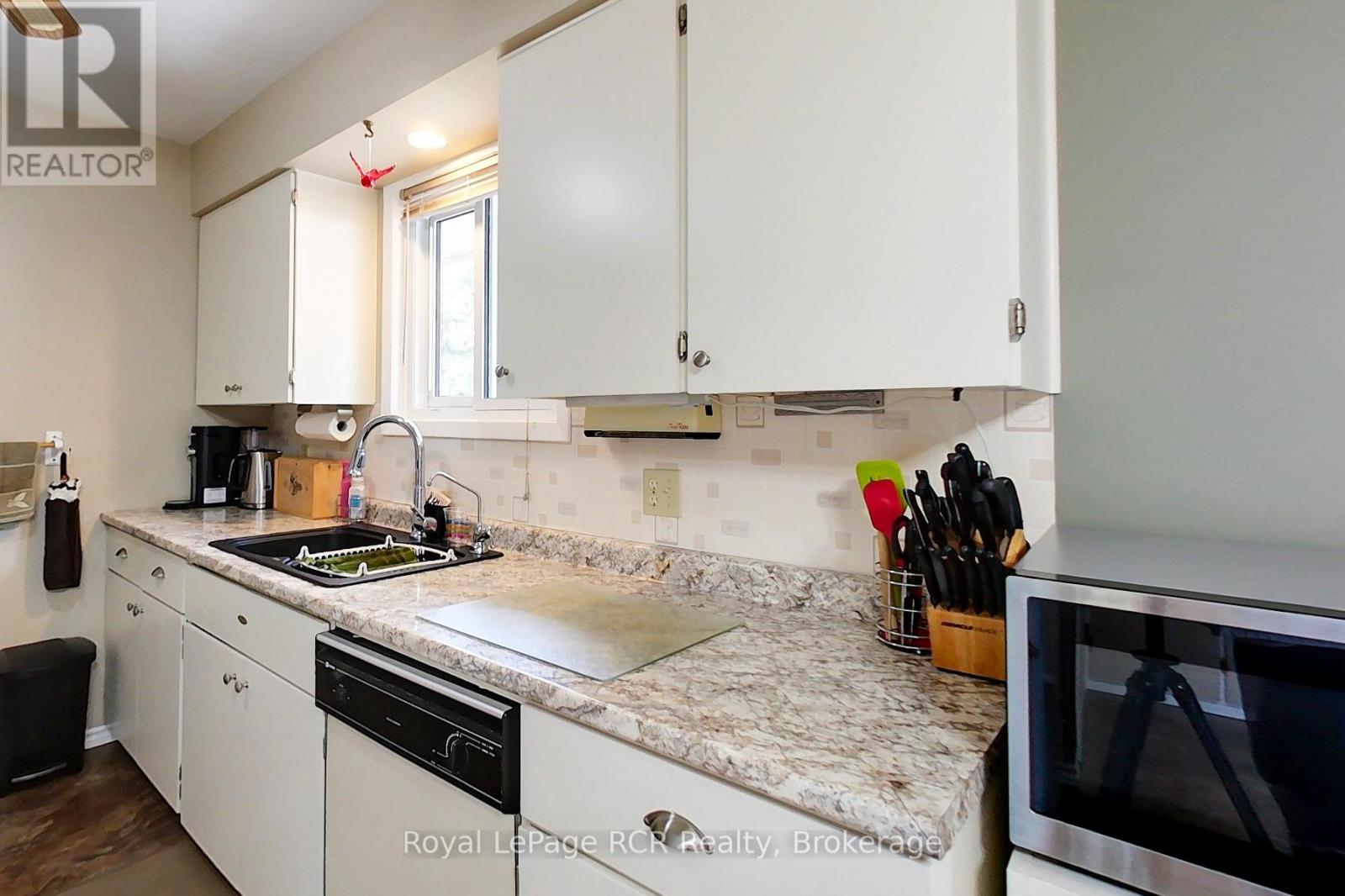 541 18th Avenue, Hanover, Ontario  N4N 3B2 - Photo 11 - X13443598