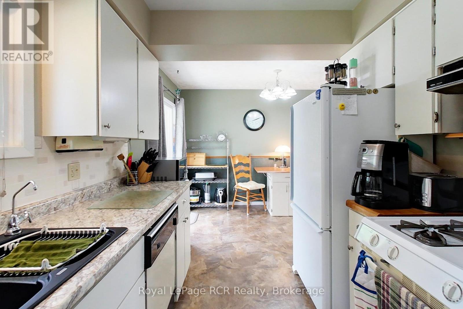 541 18th Avenue, Hanover, Ontario  N4N 3B2 - Photo 12 - X13443598