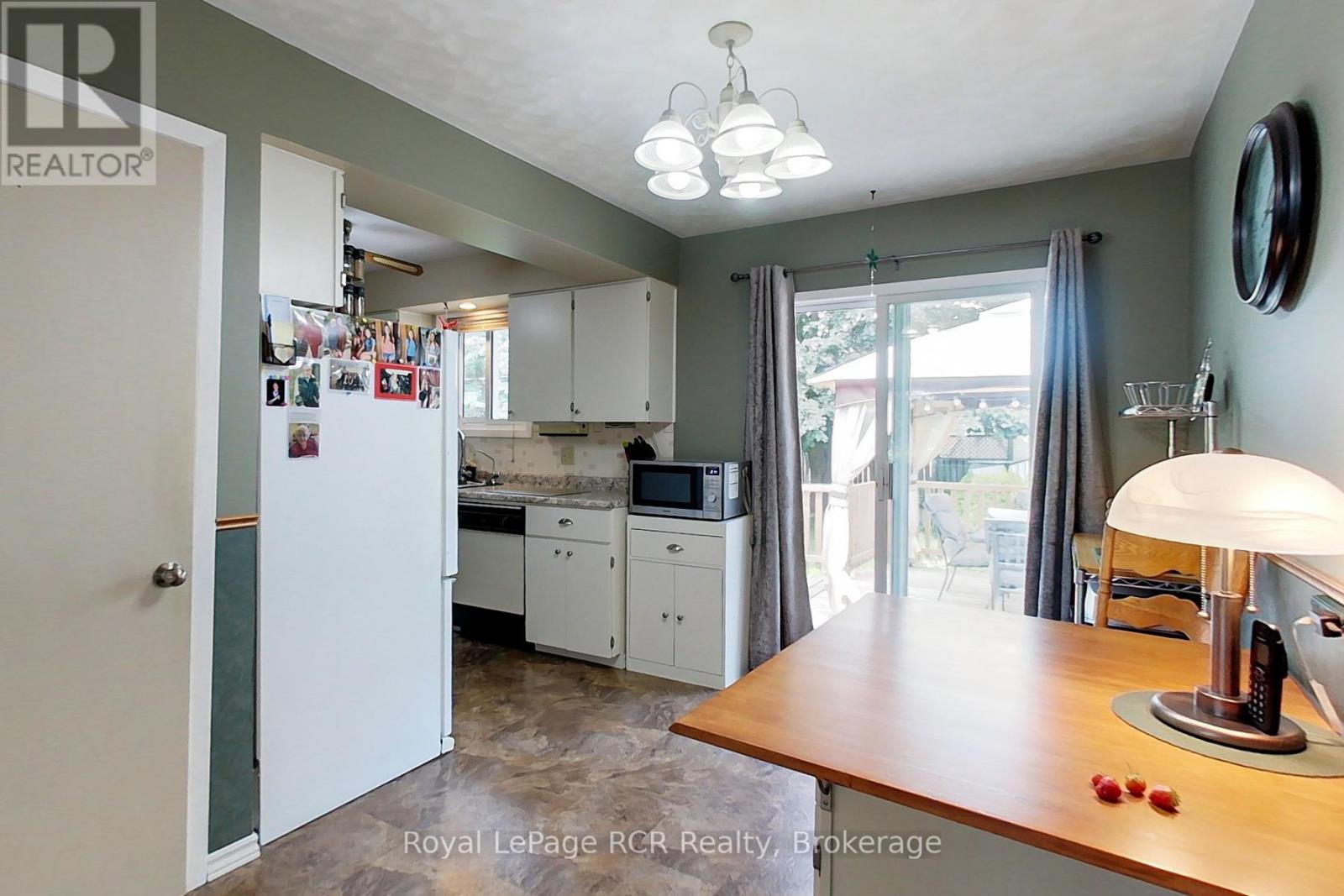 541 18th Avenue, Hanover, Ontario  N4N 3B2 - Photo 8 - X13443598