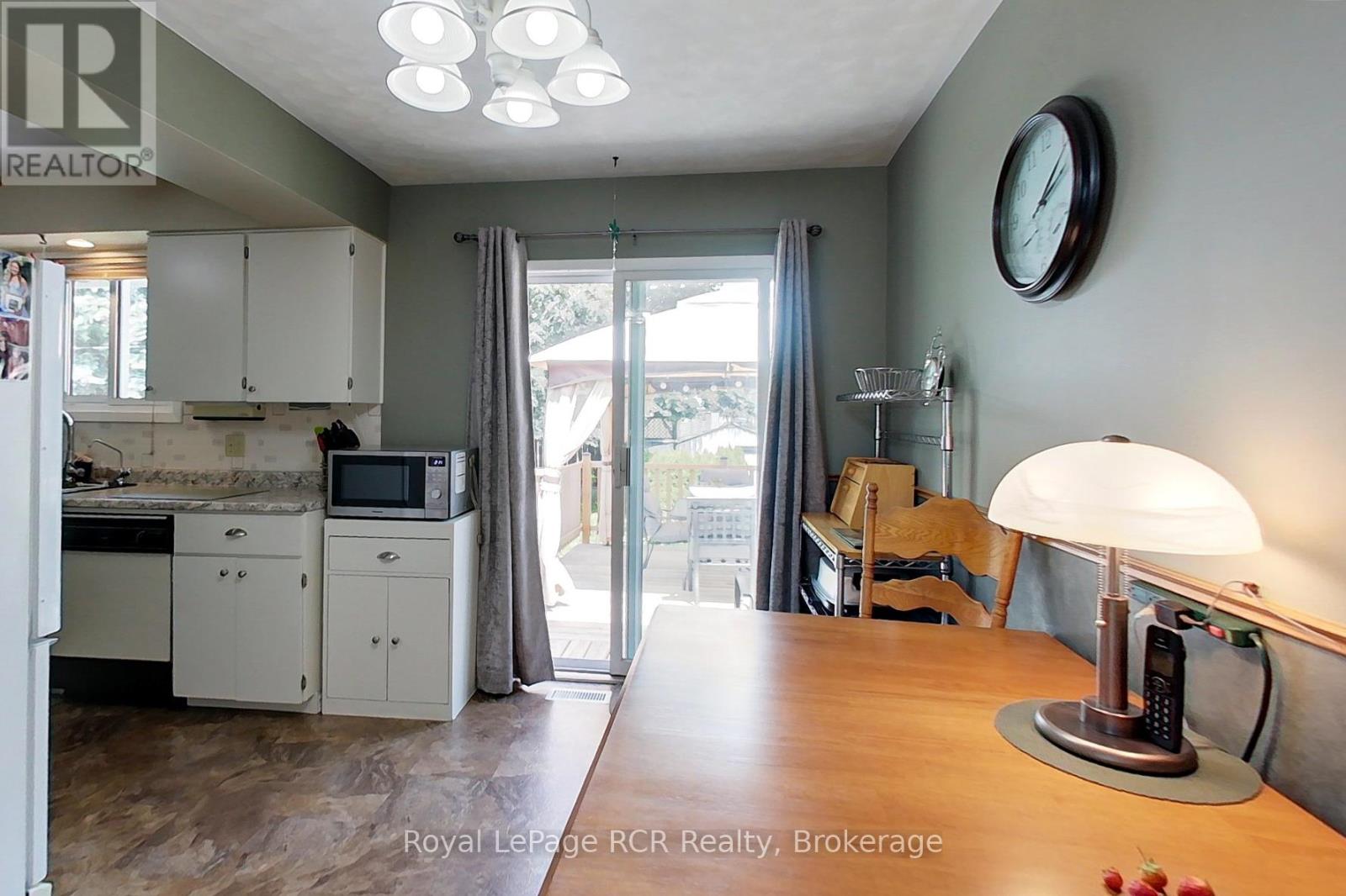 541 18th Avenue, Hanover, Ontario  N4N 3B2 - Photo 9 - X13443598