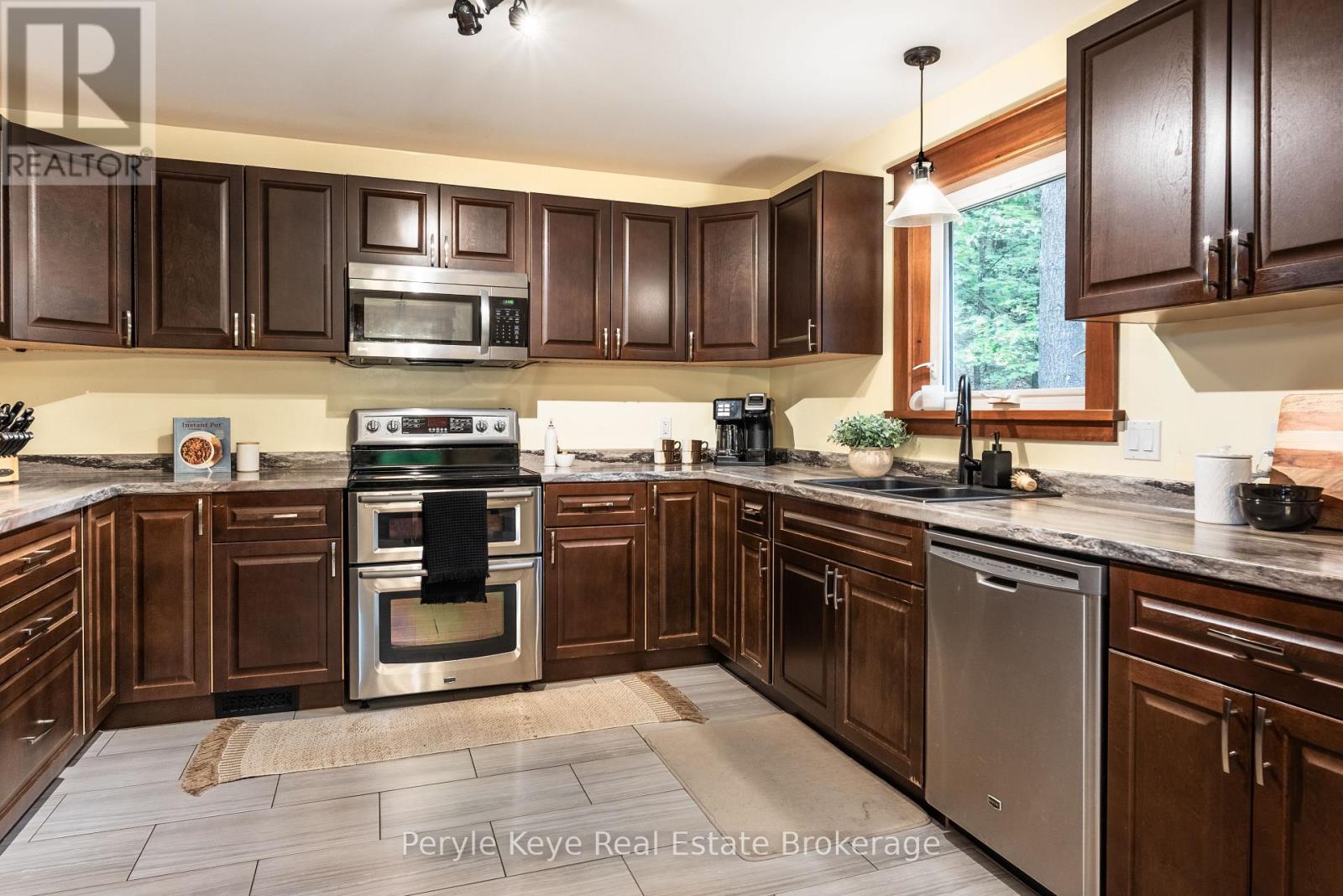 595 Clearwater Lake Road, Huntsville (Stephenson), Ontario  P0B 1L0 - Photo 15 - X13443626