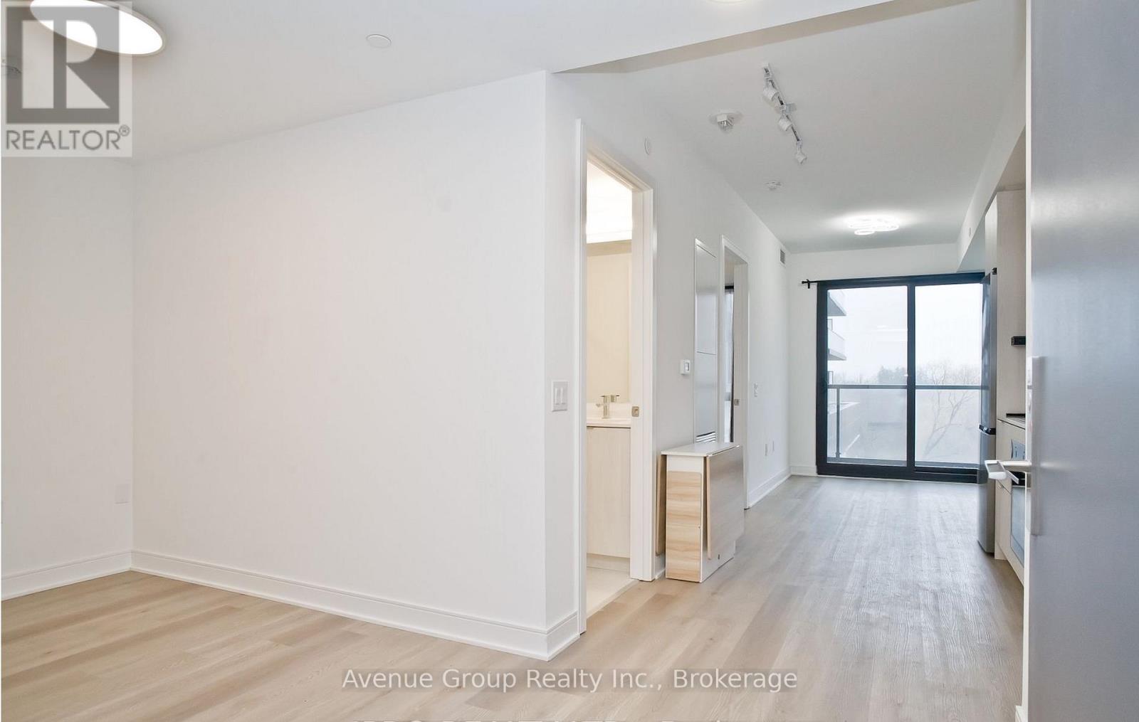 301 - 86 Dundas Street E, Mississauga, Ontario  L5A 0B1 - Photo 7 - W12976122