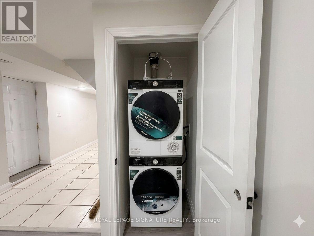 806 Envoy Drive, Mississauga, Ontario  L5W 1H3 - Photo 3 - W13440722