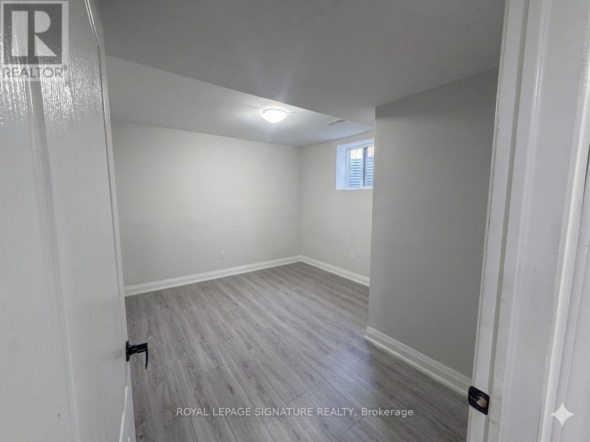 806 Envoy Drive, Mississauga, Ontario  L5W 1H3 - Photo 8 - W13440722