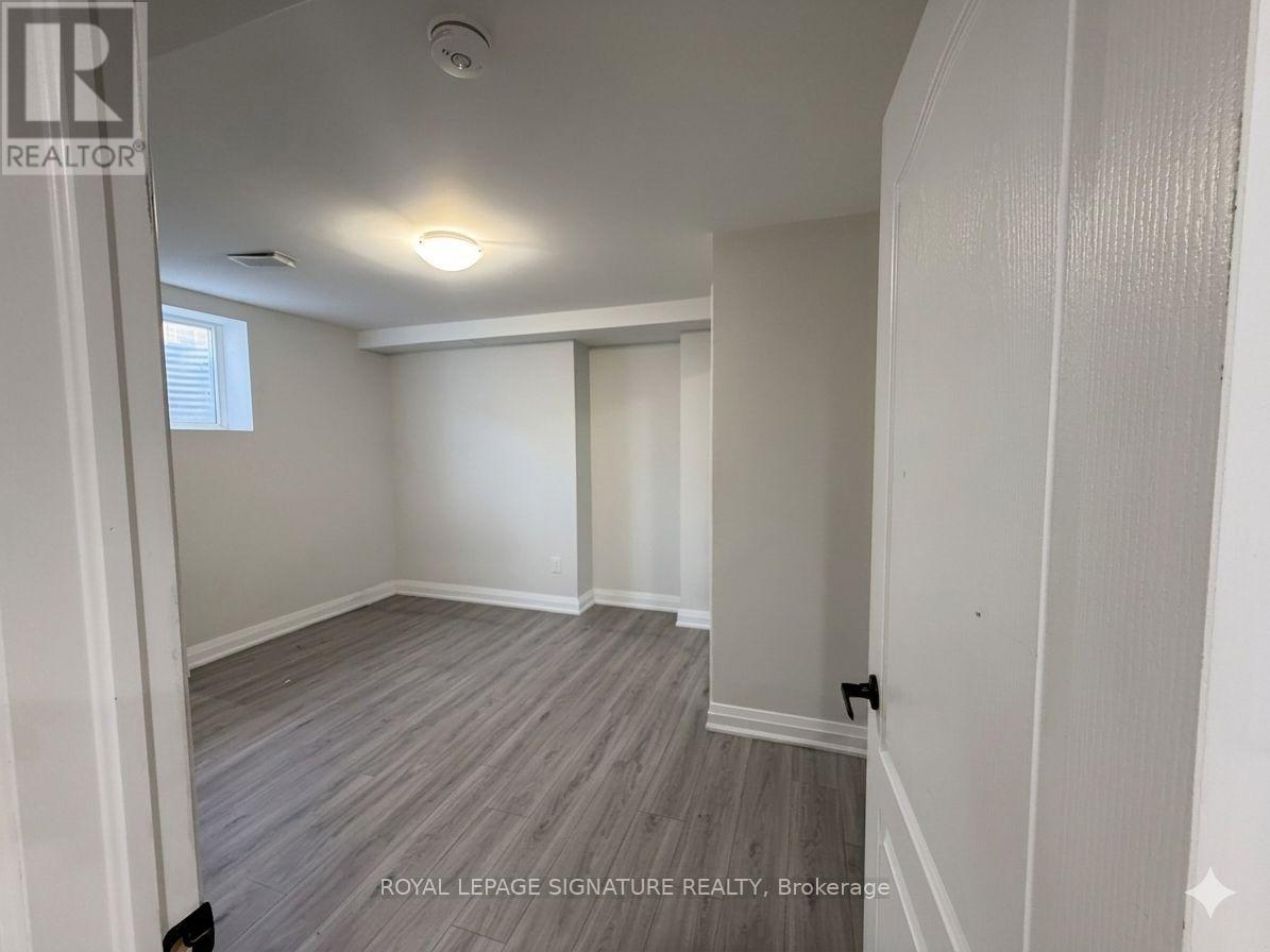 806 Envoy Drive, Mississauga, Ontario  L5W 1H3 - Photo 9 - W13440722