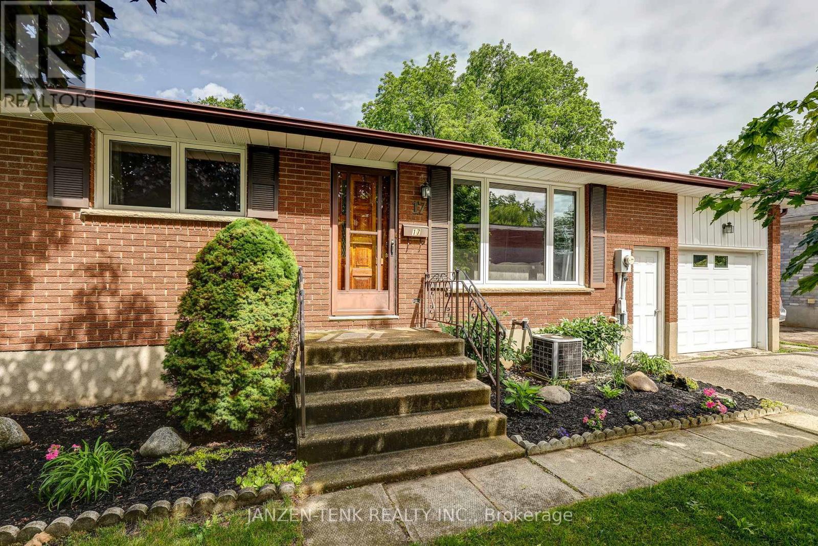 17 St Andrew Street, Aylmer, Ontario  N5H 2M9 - Photo 3 - X13443716