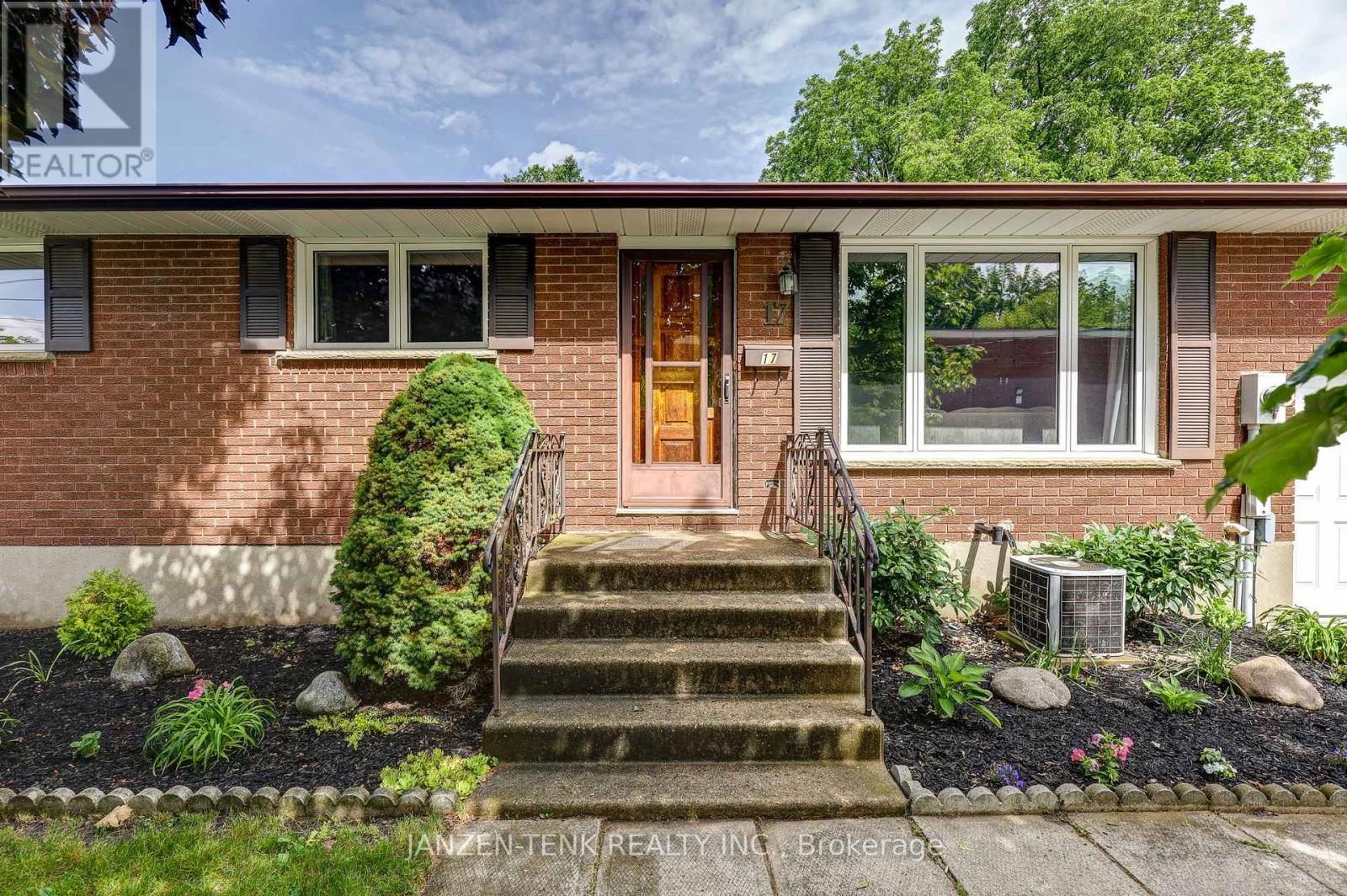 17 St Andrew Street, Aylmer, Ontario  N5H 2M9 - Photo 4 - X13443716