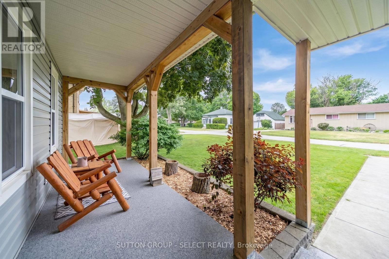 245 Rapley Street, Strathroy-Caradoc, Ontario  N7G 3E5 - Photo 4 - X13443720