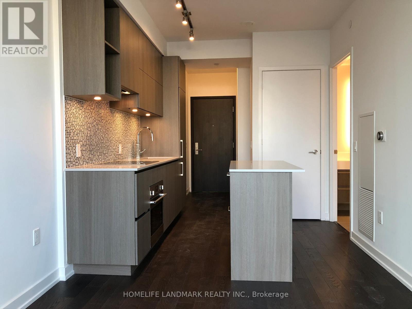 704 - 1 Yorkville Avenue, Toronto, Ontario  M4W 1L1 - Photo 3 - C13443554