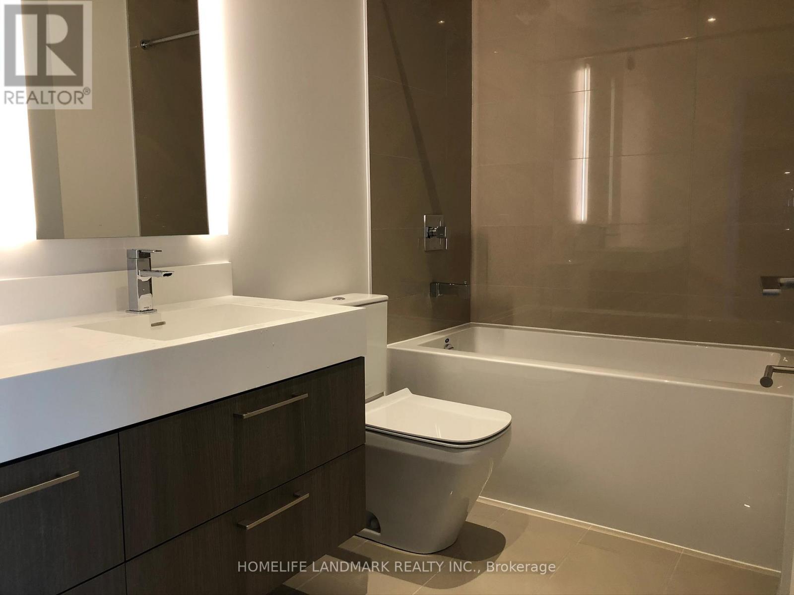 704 - 1 Yorkville Avenue, Toronto, Ontario  M4W 1L1 - Photo 6 - C13443554