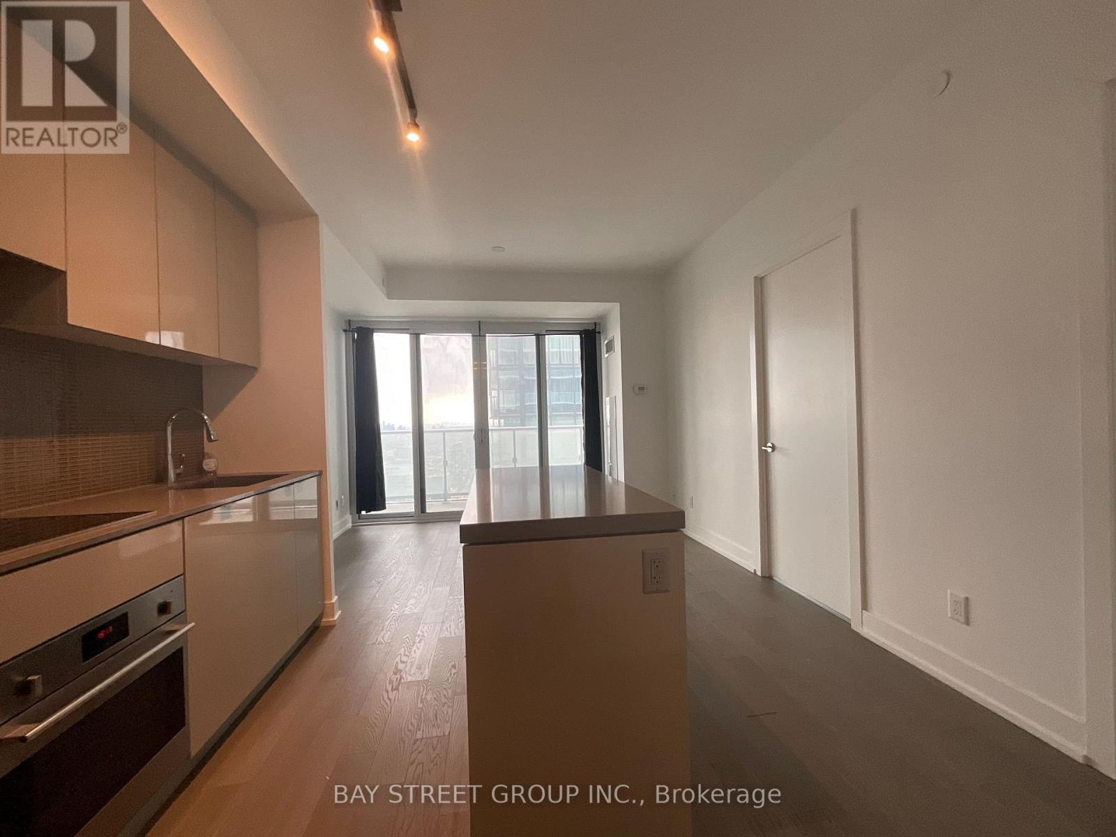 5213 - 7 Grenville Street, Toronto, Ontario  M4Y 1X3 - Photo 2 - C13443604