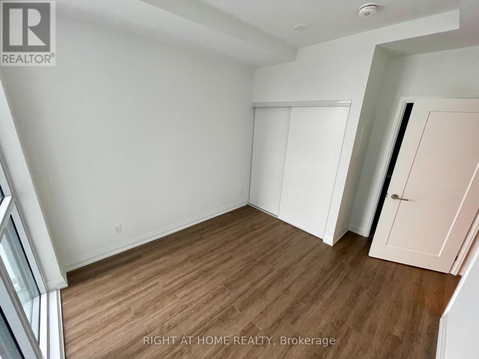 518 - 286 Main Street, Toronto, Ontario  M4C 0B3 - Photo 17 - E13443678