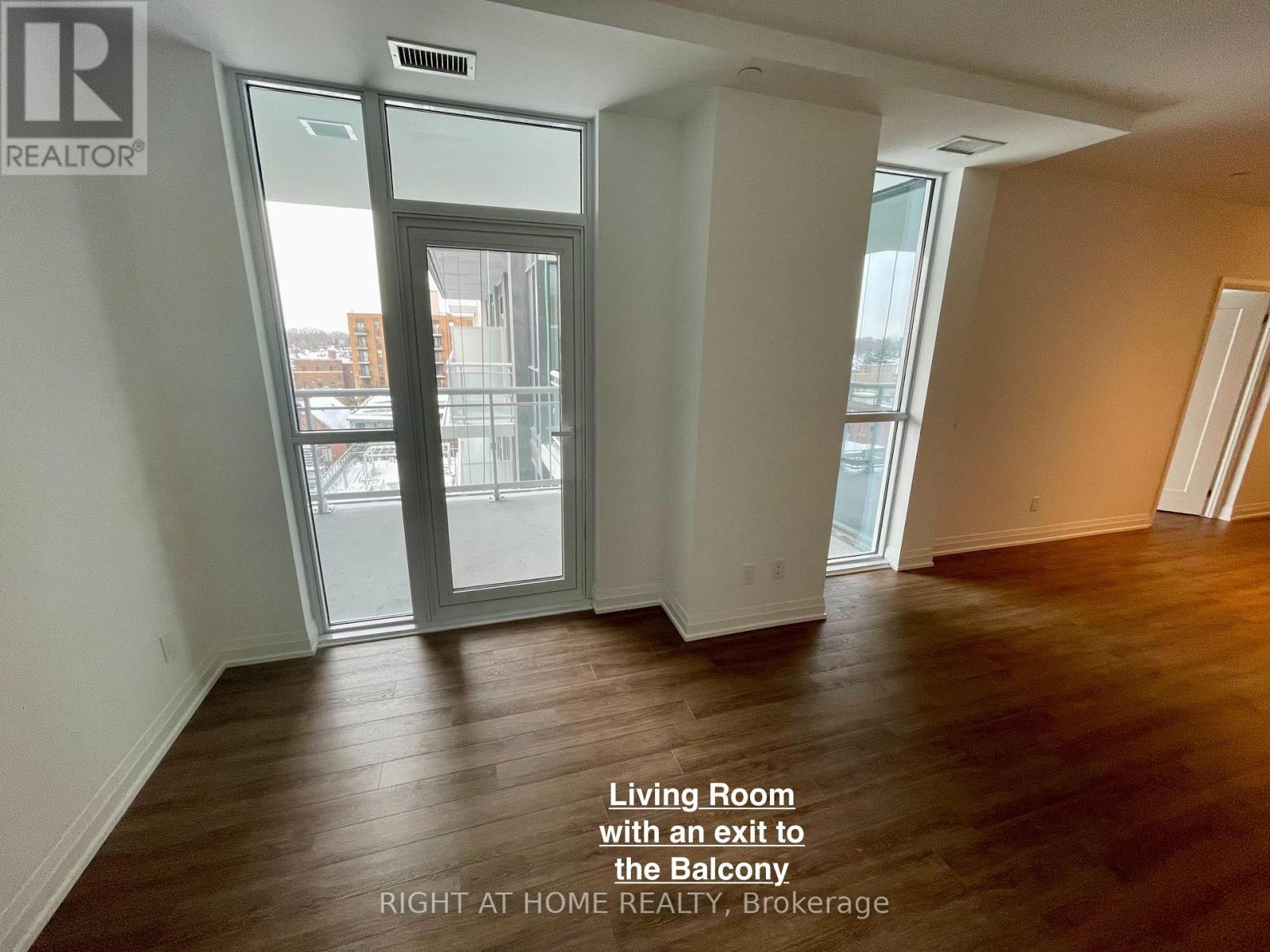 518 - 286 Main Street, Toronto, Ontario  M4C 0B3 - Photo 4 - E13443678