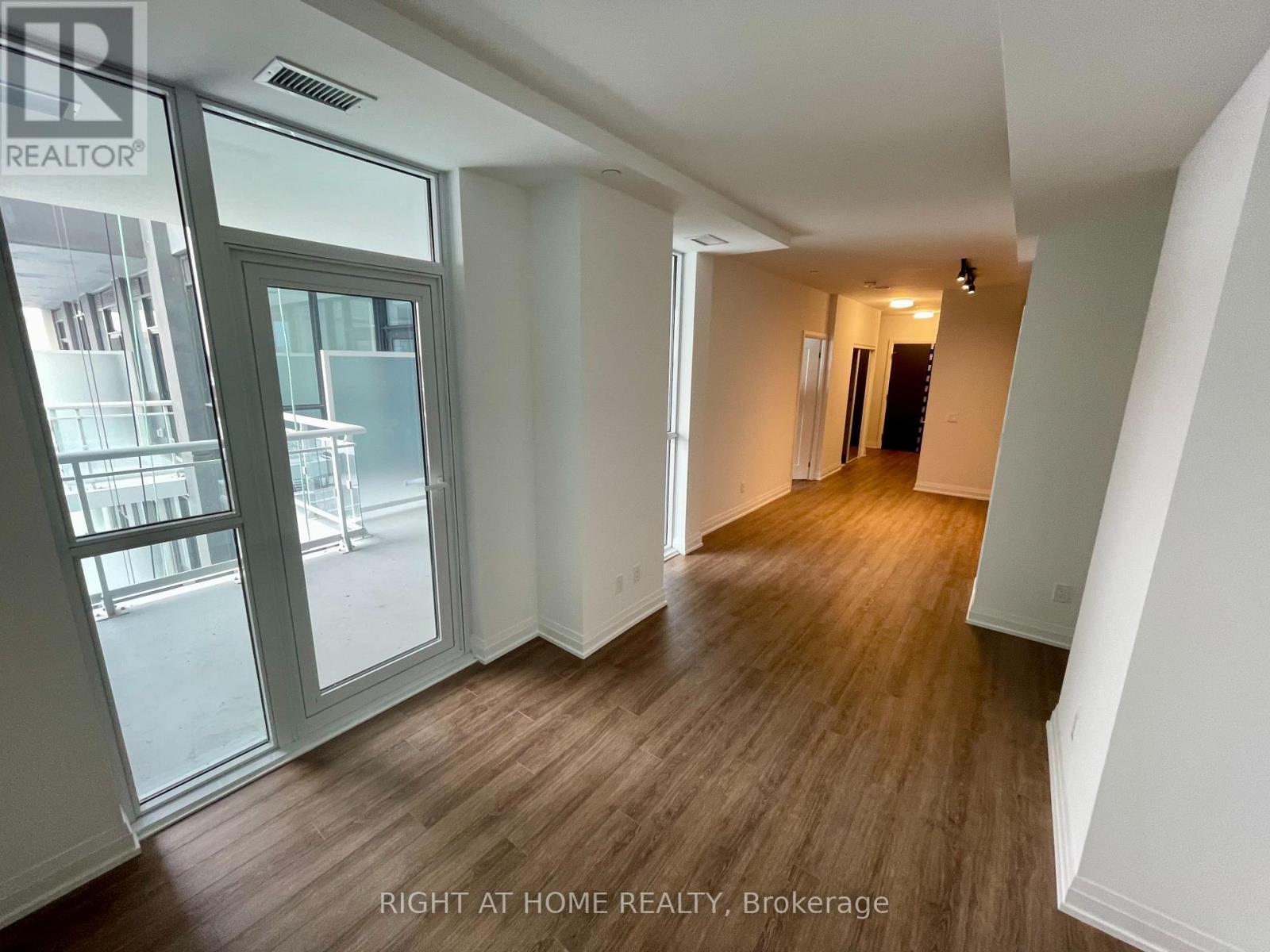 518 - 286 Main Street, Toronto, Ontario  M4C 0B3 - Photo 5 - E13443678