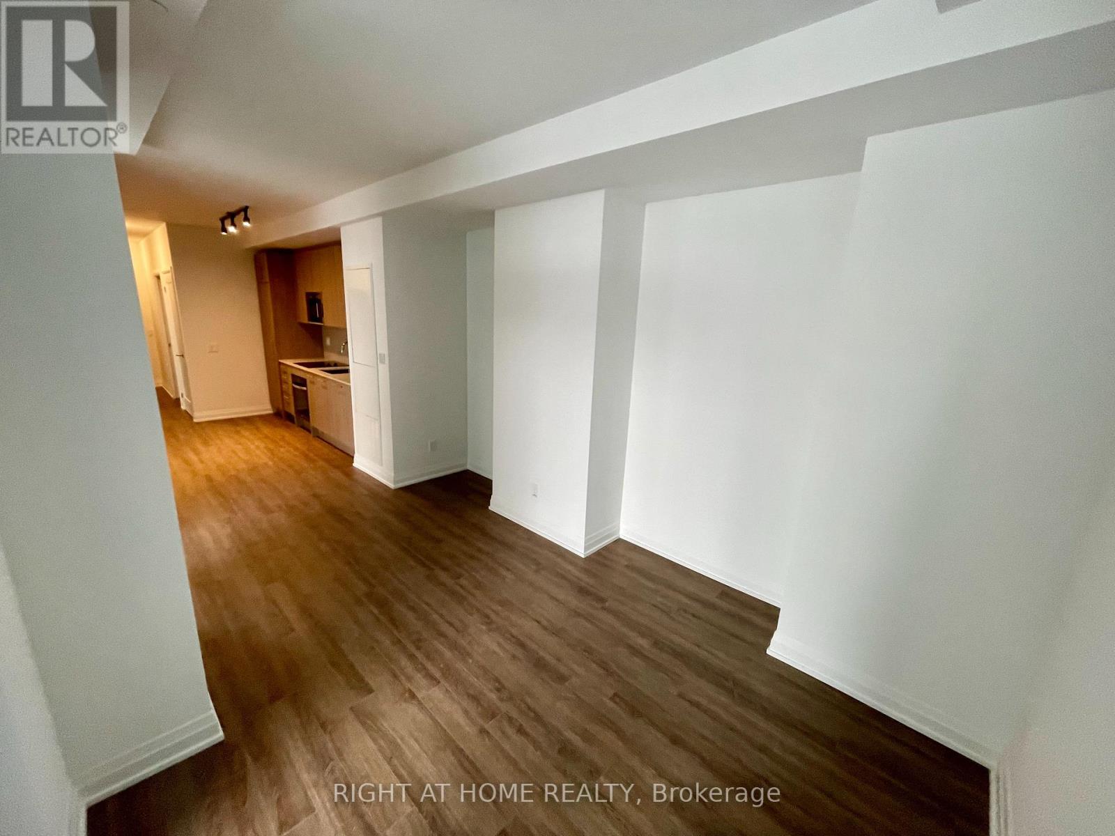 518 - 286 Main Street, Toronto, Ontario  M4C 0B3 - Photo 6 - E13443678