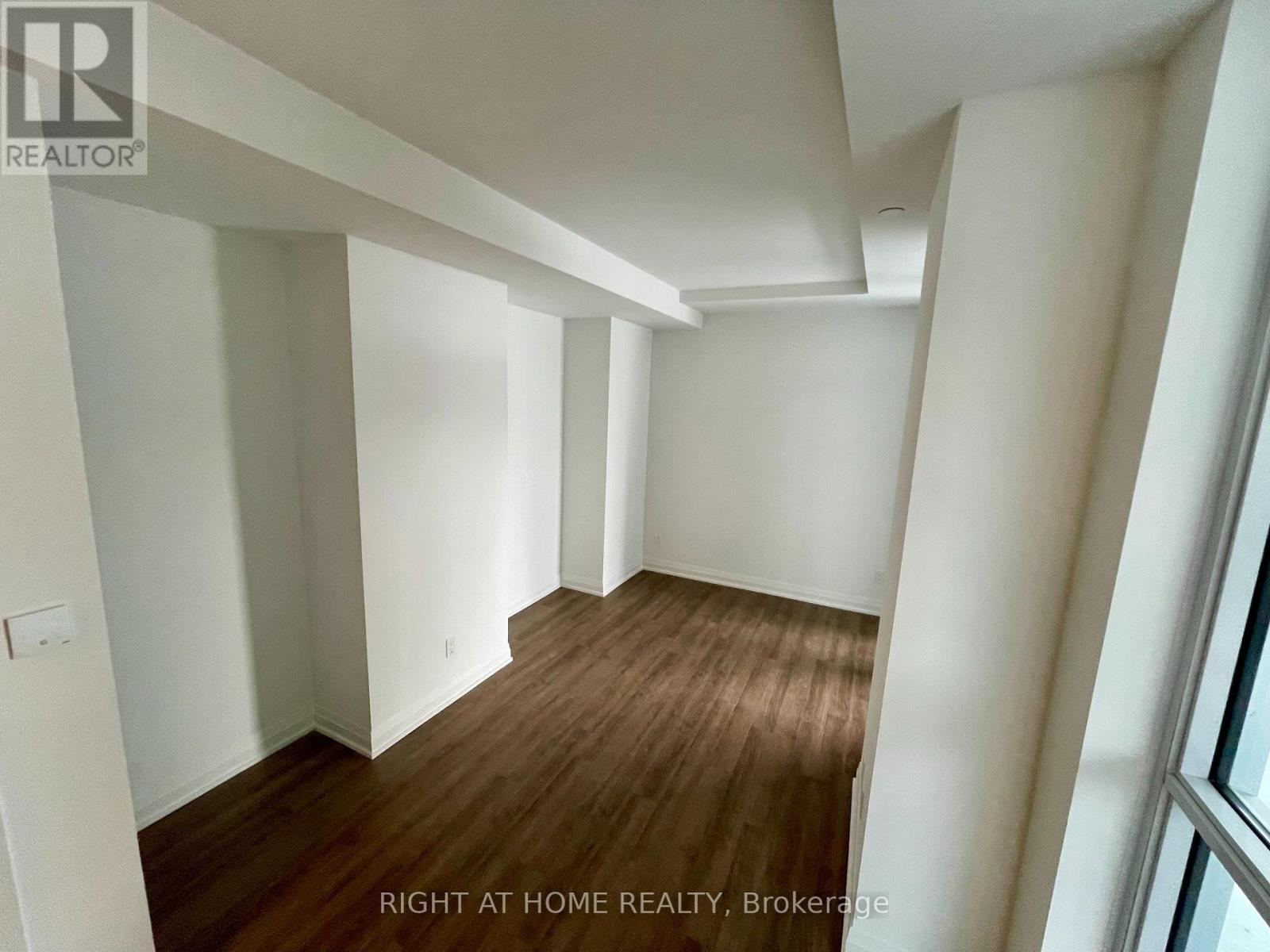 518 - 286 Main Street, Toronto, Ontario  M4C 0B3 - Photo 8 - E13443678