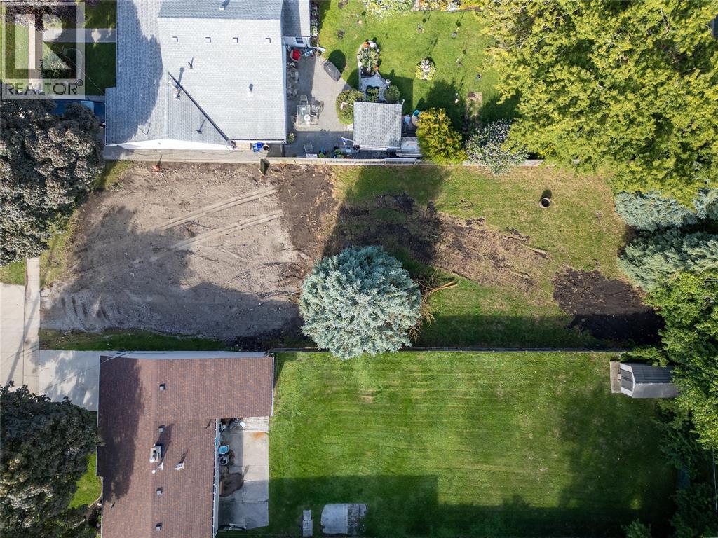 710 Alexandra Avenue, Point Edward photo 2