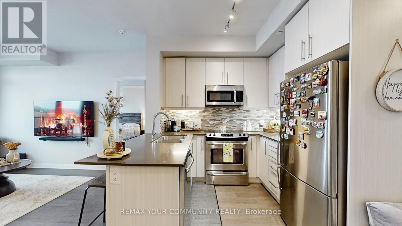 609 - 55 Oneida Crescent, Richmond Hill (Langstaff), Ontario  L4B 4T9 - Photo 8 - N13443578