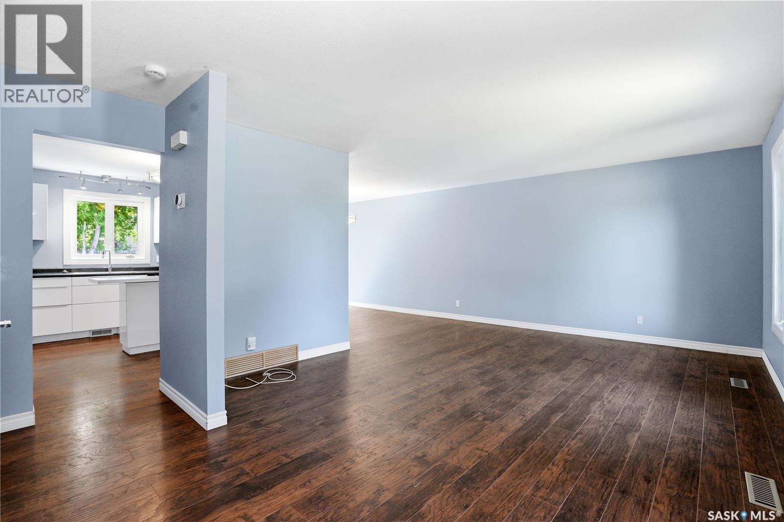 135 Penryn Crescent, Saskatoon, Saskatchewan  S7H 5G3 - Photo 4 - SK039375