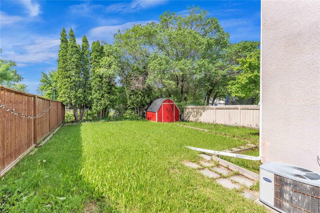 18 Dellwood Crescent, Winnipeg, Manitoba  R3R 1S7 - Photo 24 - 202613778