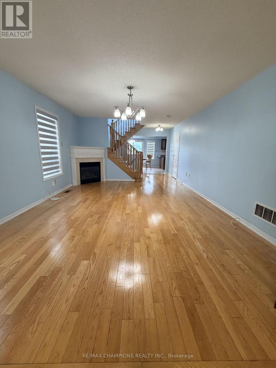 23 Snowdrift Trail, Brampton, Ontario  L6R 3K2 - Photo 3 - W13443610