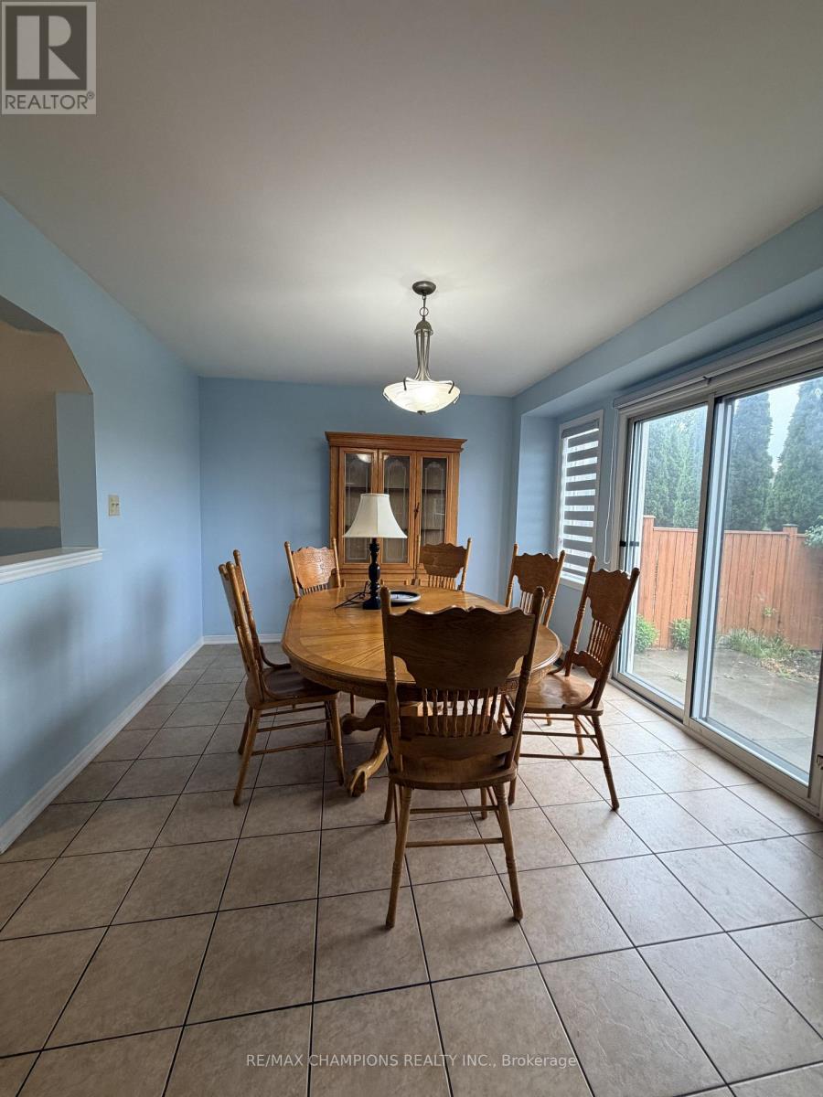 23 Snowdrift Trail, Brampton, Ontario  L6R 3K2 - Photo 8 - W13443610