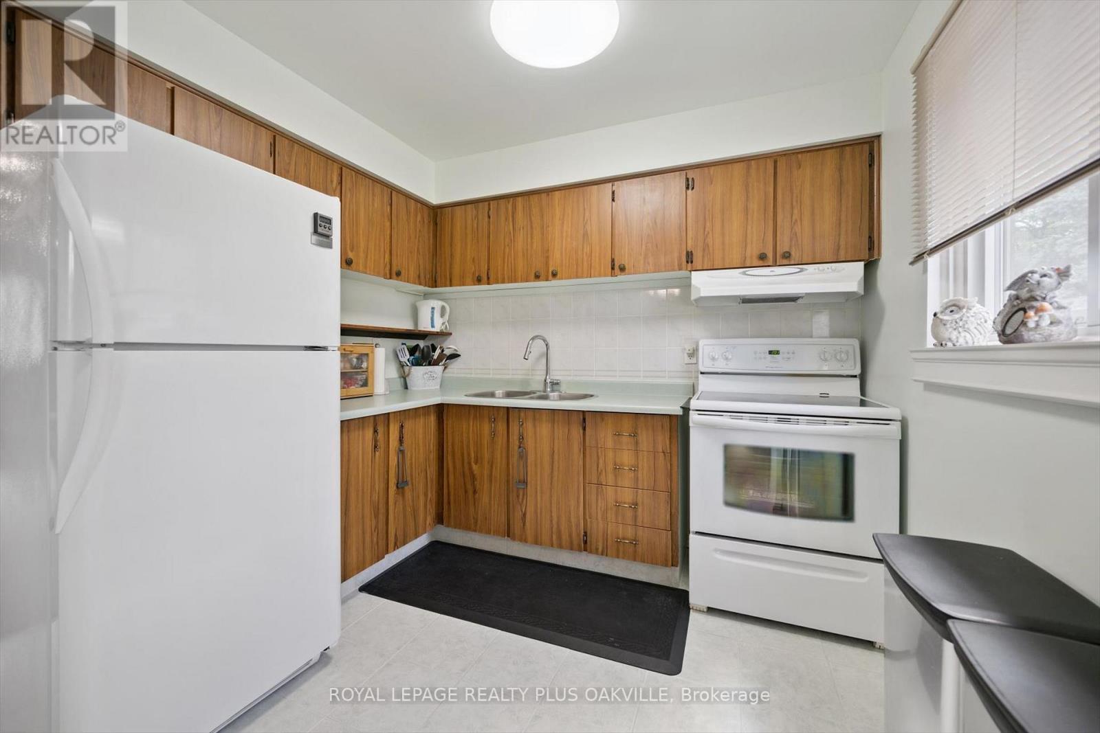 37 - 1221 Dundix Road, Mississauga, Ontario  L4Y 3Y9 - Photo 10 - W13443630