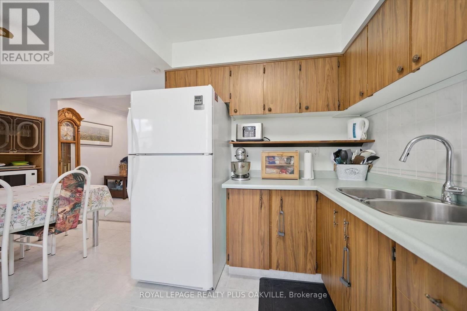 37 - 1221 Dundix Road, Mississauga, Ontario  L4Y 3Y9 - Photo 11 - W13443630