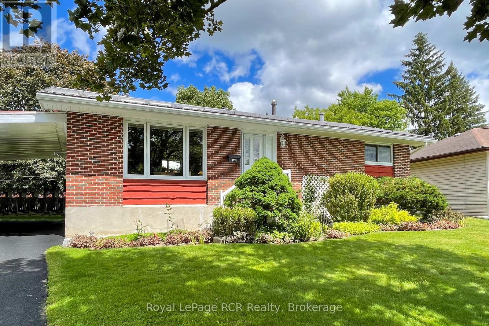 541 18th Avenue, Hanover, Ontario  N4N 3B2 - Photo 3 - X13443598