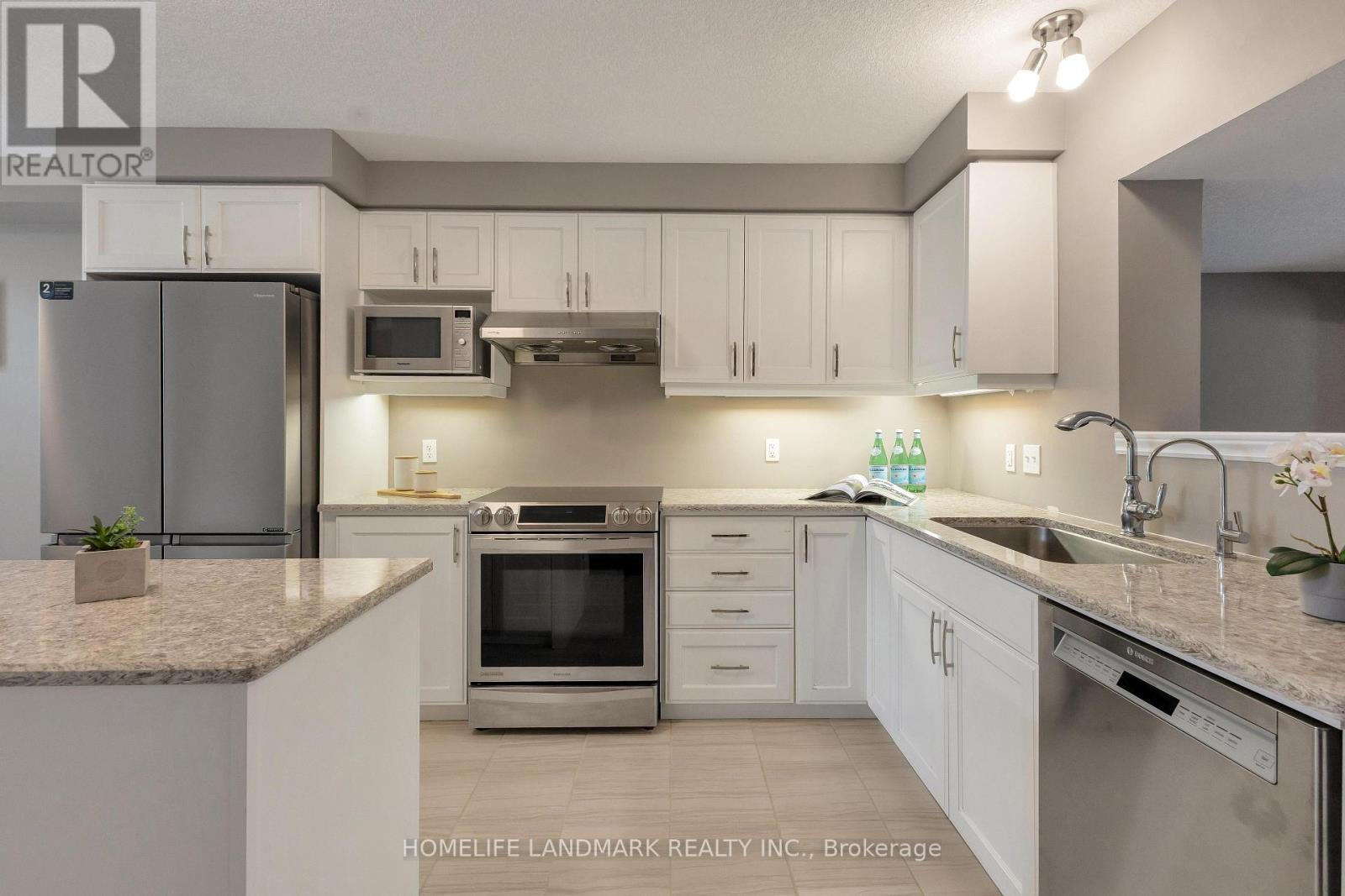 256 Falconridge Drive, Kitchener, Ontario N2K 0C5 - Photo 11 - X13443556