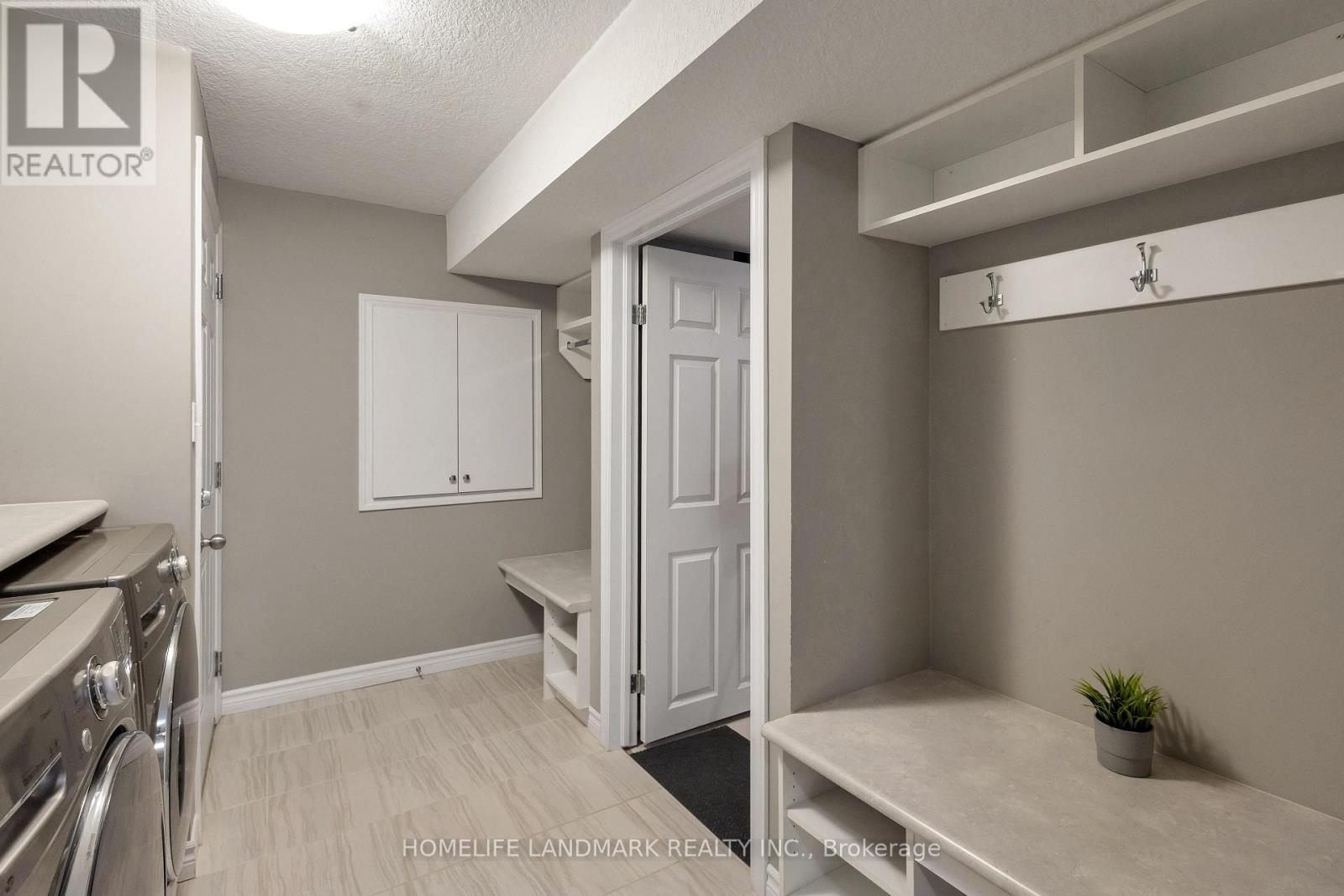 256 Falconridge Drive, Kitchener, Ontario N2K 0C5 - Photo 26 - X13443556