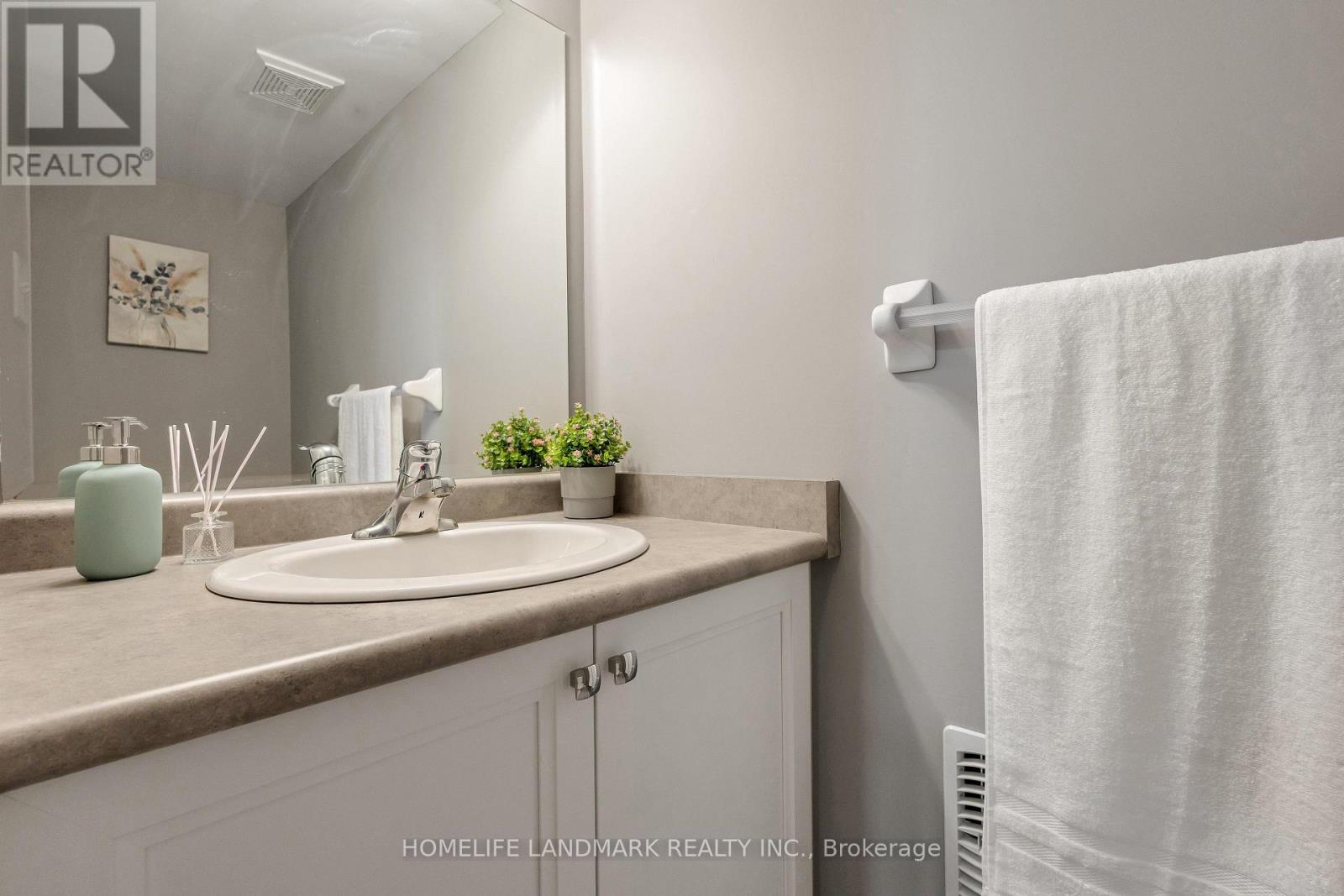256 Falconridge Drive, Kitchener, Ontario N2K 0C5 - Photo 27 - X13443556