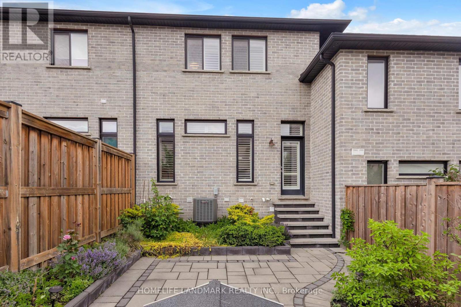 256 Falconridge Drive, Kitchener, Ontario N2K 0C5 - Photo 31 - X13443556