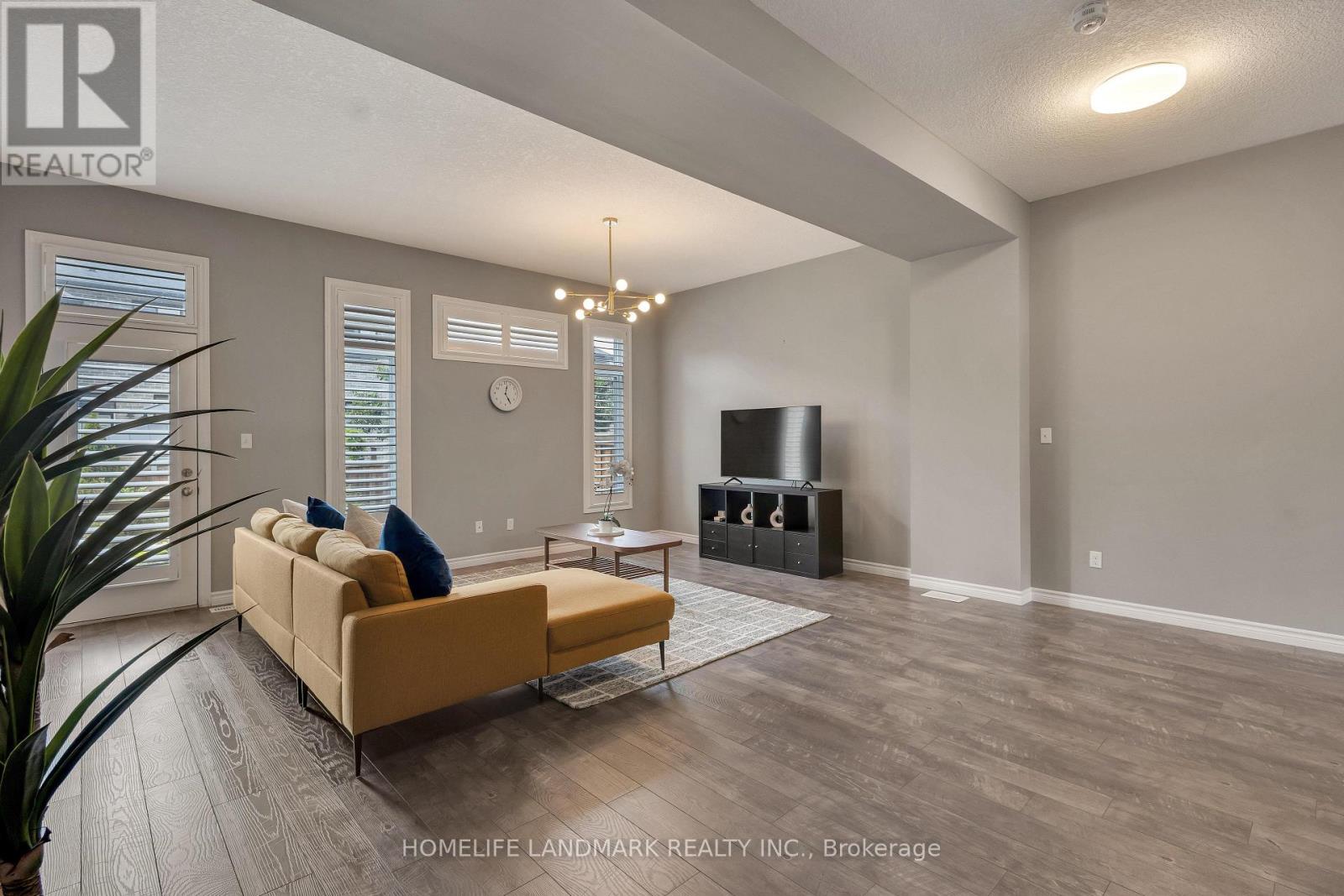 256 Falconridge Drive, Kitchener, Ontario N2K 0C5 - Photo 6 - X13443556