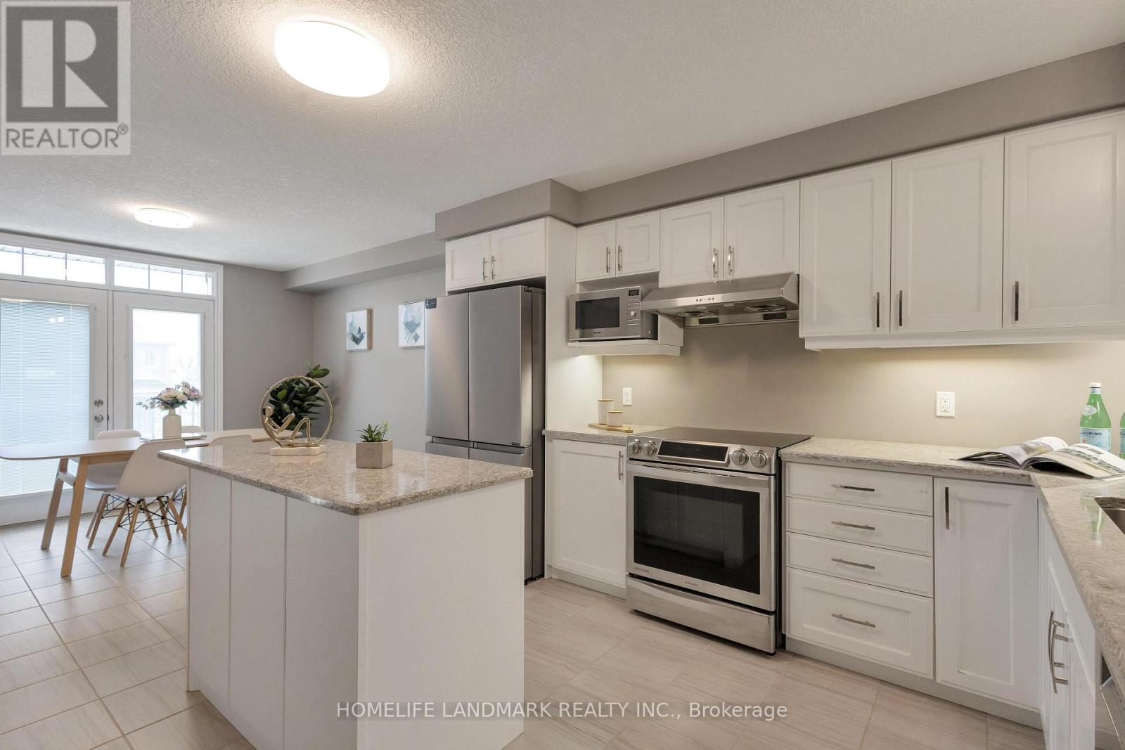256 Falconridge Drive, Kitchener, Ontario N2K 0C5 - Photo 9 - X13443556