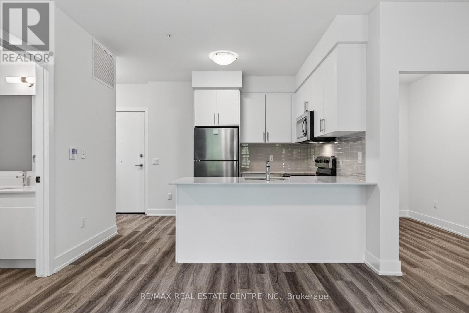 205 - 1100 Lackner Place, Kitchener, Ontario N2A 3R2 - Photo 2 - X13443620