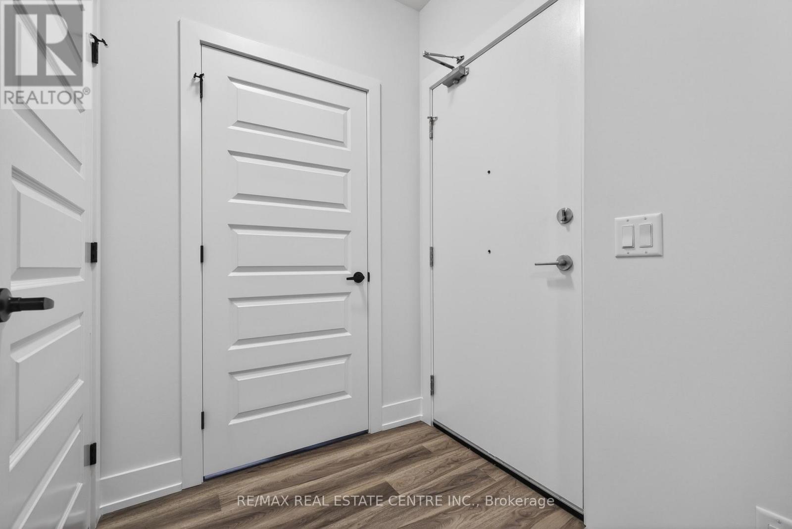 205 - 1100 Lackner Place, Kitchener, Ontario N2A 3R2 - Photo 3 - X13443620